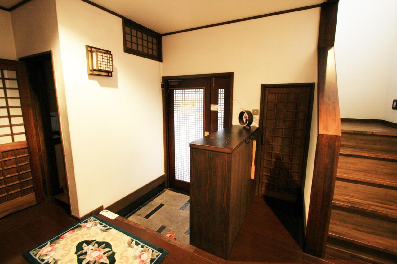 Hostel Waraku House