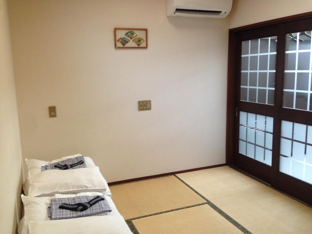 Hostel Waraku House