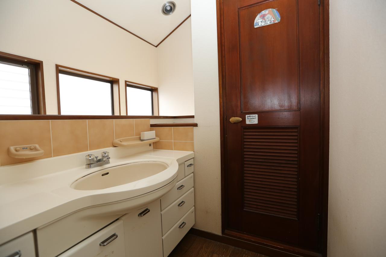 Hostel Waraku House *