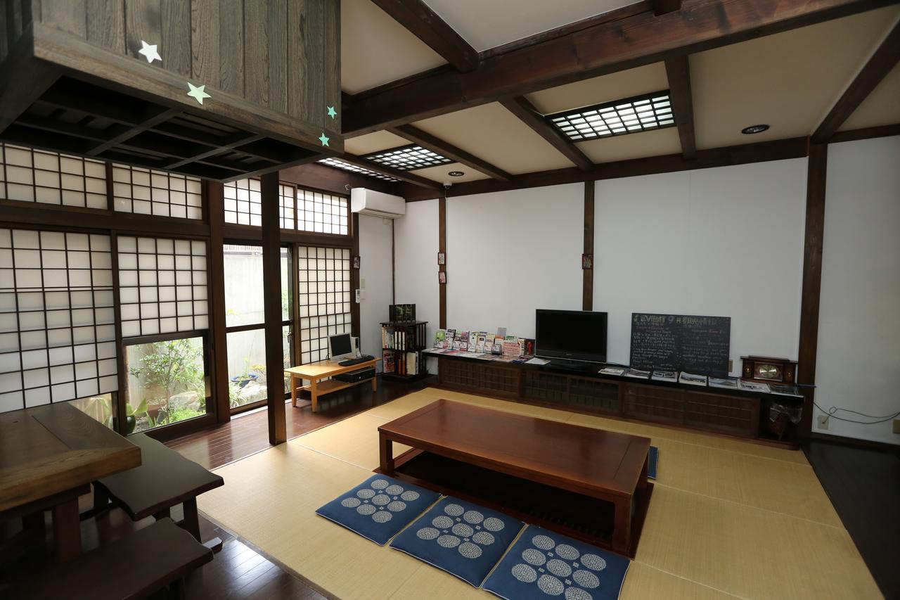 Hostel Waraku House