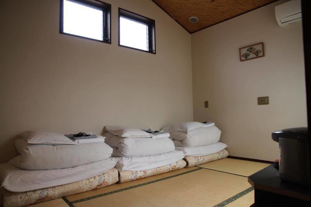 Waraku House Hostel